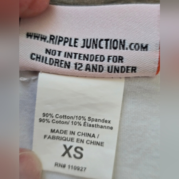 Hooters Authentic Uniform Tank XS Ripple Junction - Picture 3 of 7